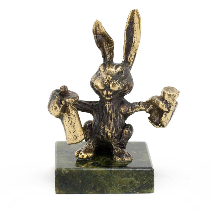 Бронзовая статуэтка Кролик с бутылкойФото 21749-01.jpg