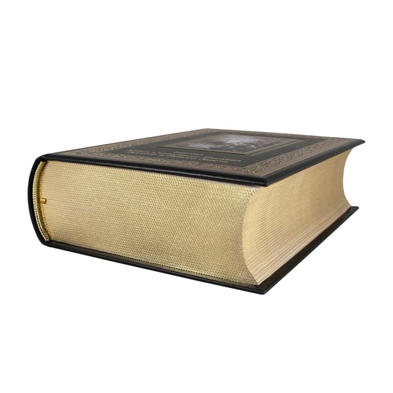Библия в кожаном переплете. Книги ветхого и нового заветов 