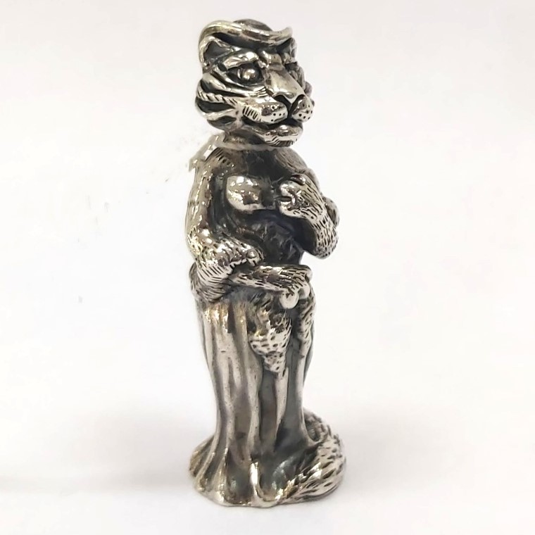 Серебряная статуэтка Мадам Тигрица 
