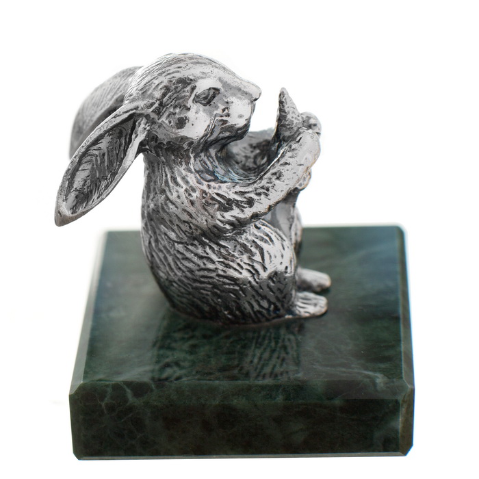 Серебряная статуэтка Кролик с морковкой