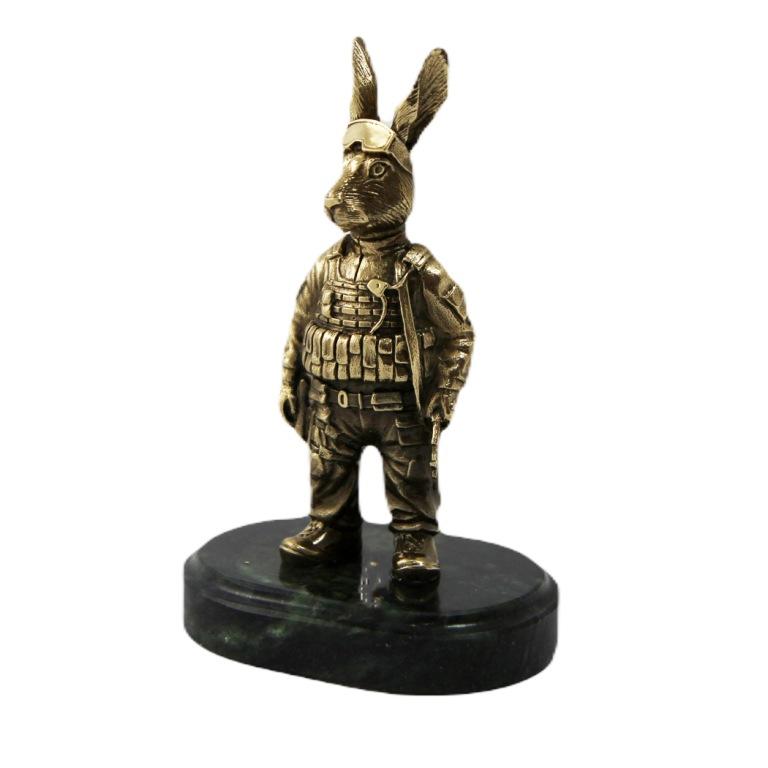 Бронзовая статуэтка Кролик Воин (2023 год)Фото 26707-05.jpg