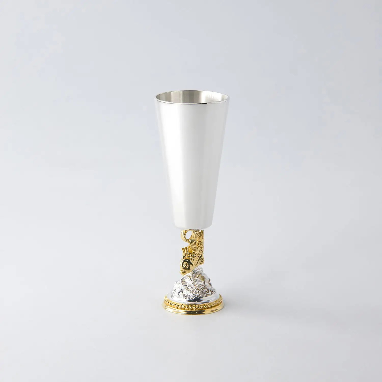 Серебряная рюмка Золотая рыбка с позолотойФото 27494-02.jpg
