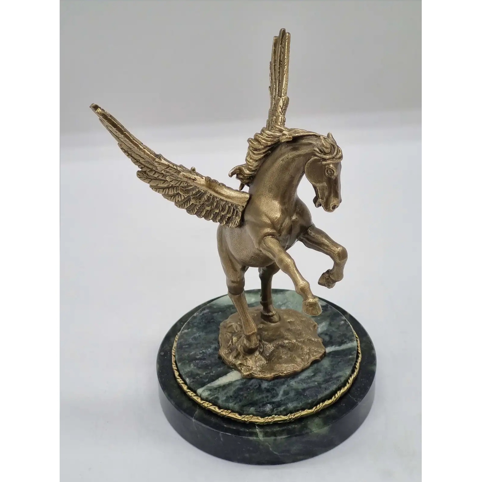 Бронзовая статуэтка  Пегас (Подарок на Год Лошади)Фото 28686-03.jpg