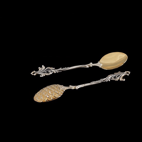 Серебряная кофейная ложка Шишка с золочениемФото 28703-02.jpg