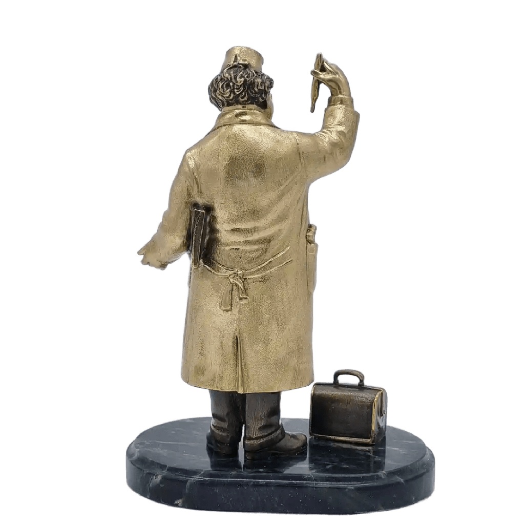 Бронзовая статуэтка ДокторФото 28724-02.jpg