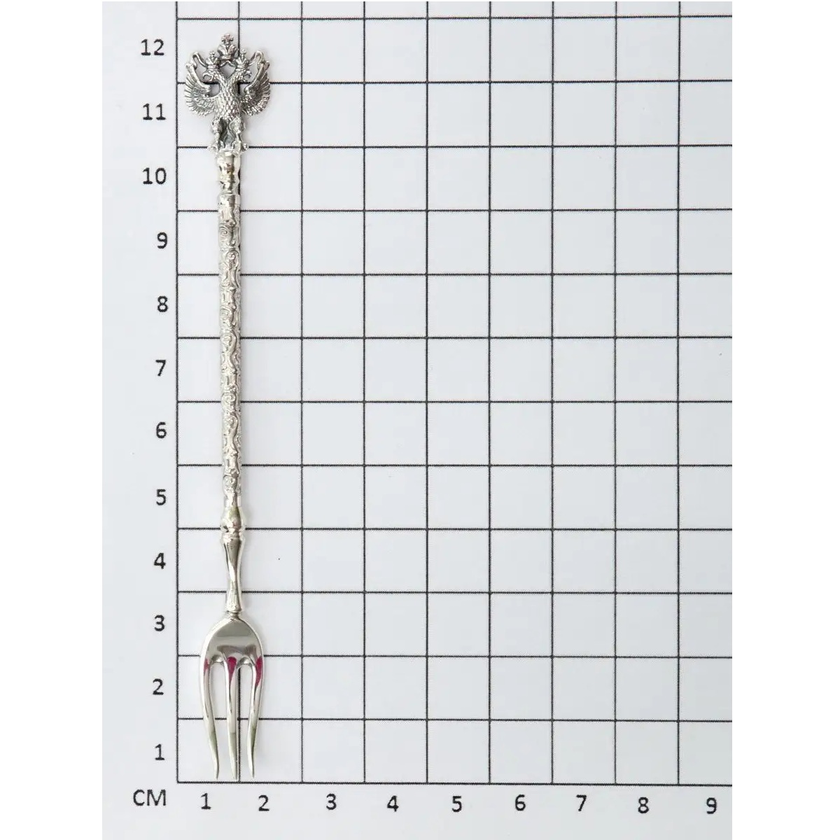 Серебряная вилка для лимона Герб Фото 28734-02.jpg