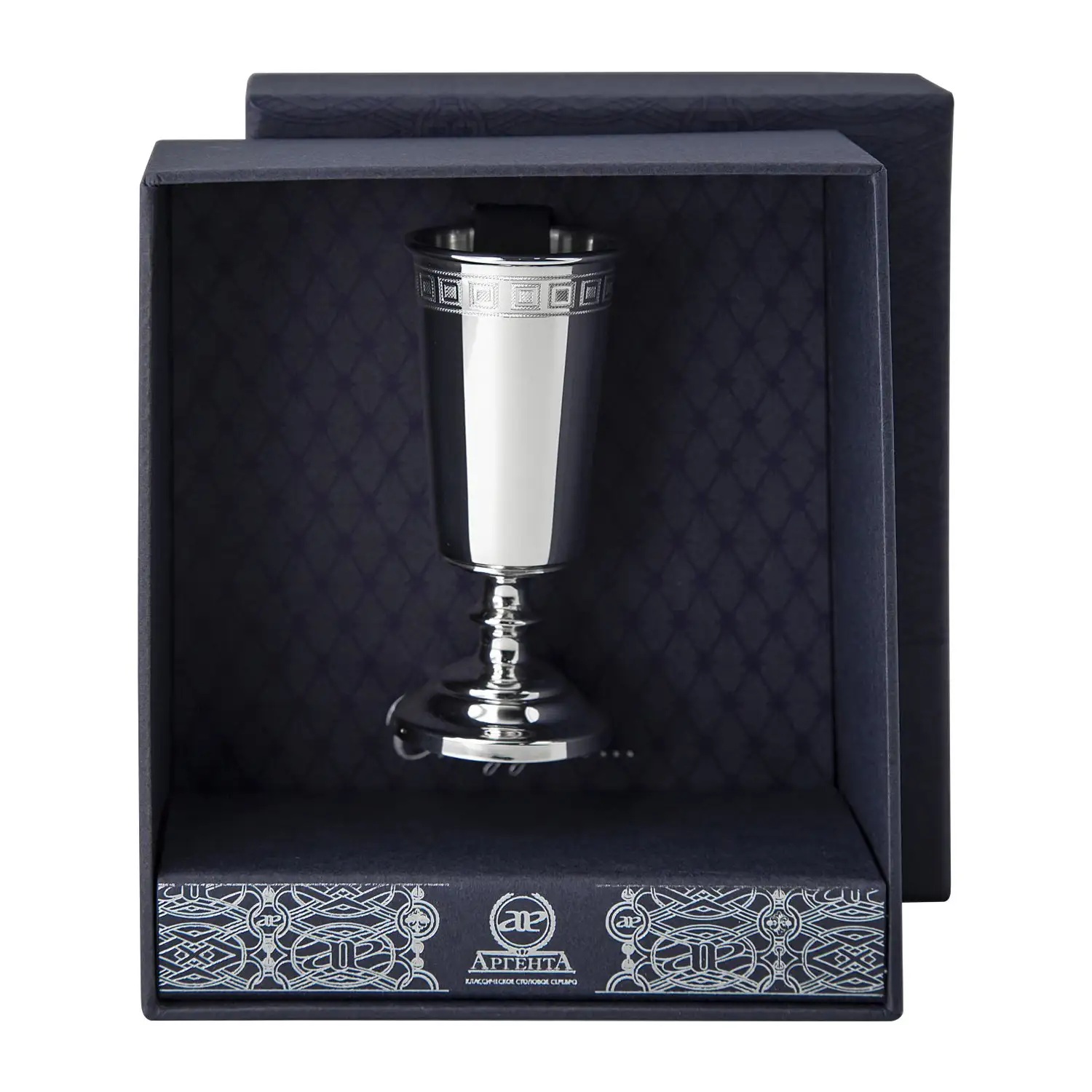 Серебряная рюмка Джентльмен с рисунком Квадрат в футляре
