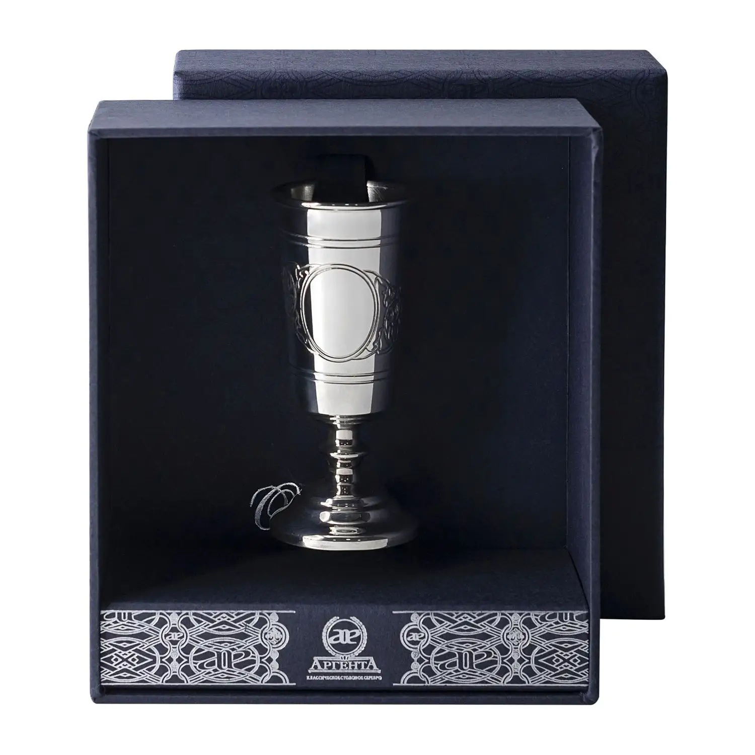 Серебряная рюмка Джентльмен с рисунком Подарочный в футляре