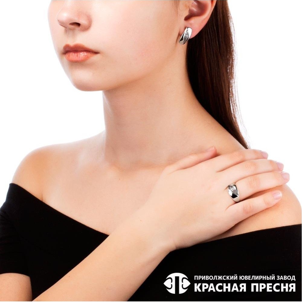 Серебряное кольцоФото 28824-02.jpg