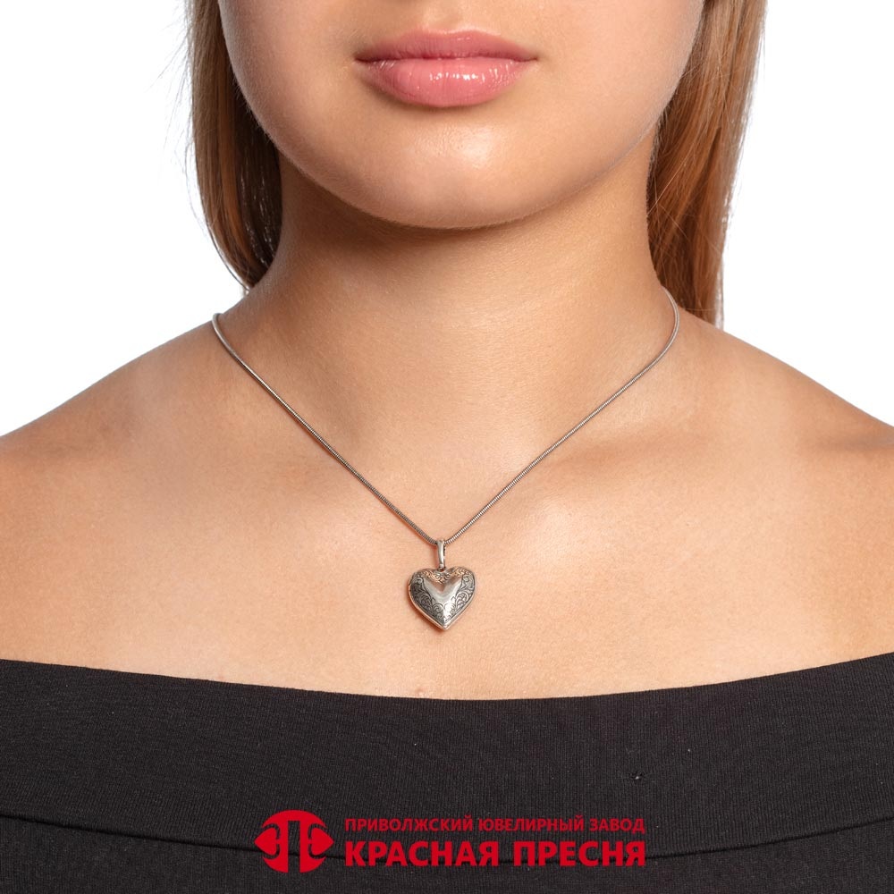 Серебряная подвеска Медальон сердцеФото 28952-02.jpg