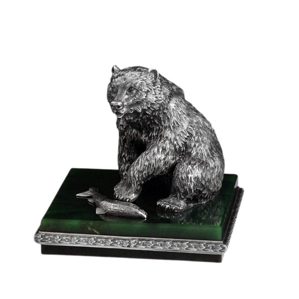 Серебряная скульптура Медведь с рыбой