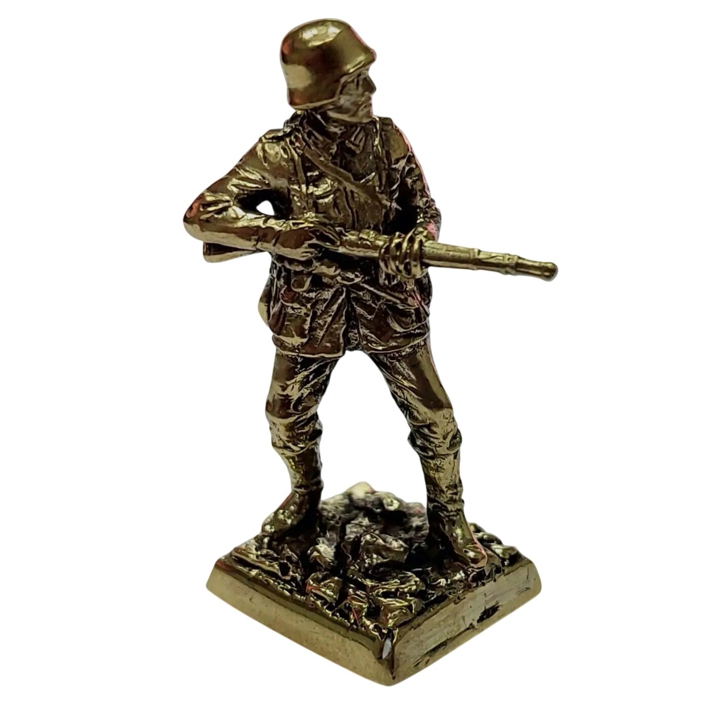 Бронзовая статуэтка Солдат с винтовкой Маузер 98к (Вермахт 1944 года)