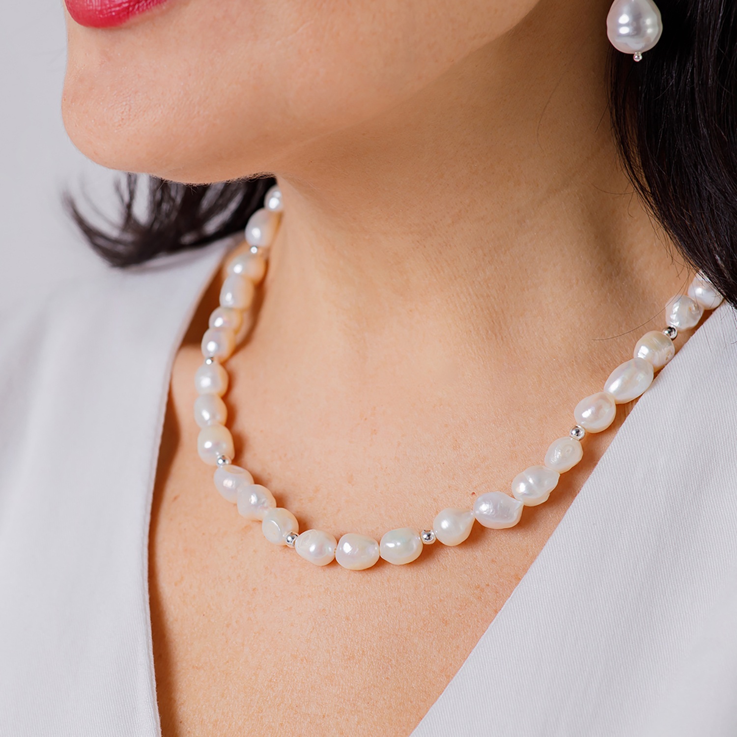 Fiore Luna Колье String of Pearle СarabinerФото 29613-02.jpg