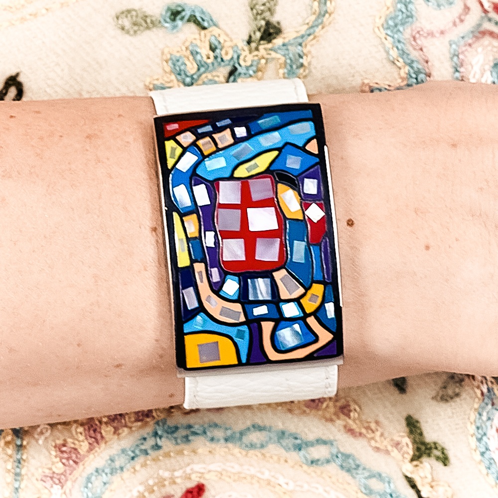 Fiore Luna Браслет на белом кожаном ремешкеФото 29620-03.jpg