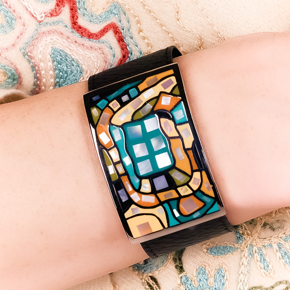 Fiore Luna Браслет на черном кожаном ремешкеФото 29621-04.jpg