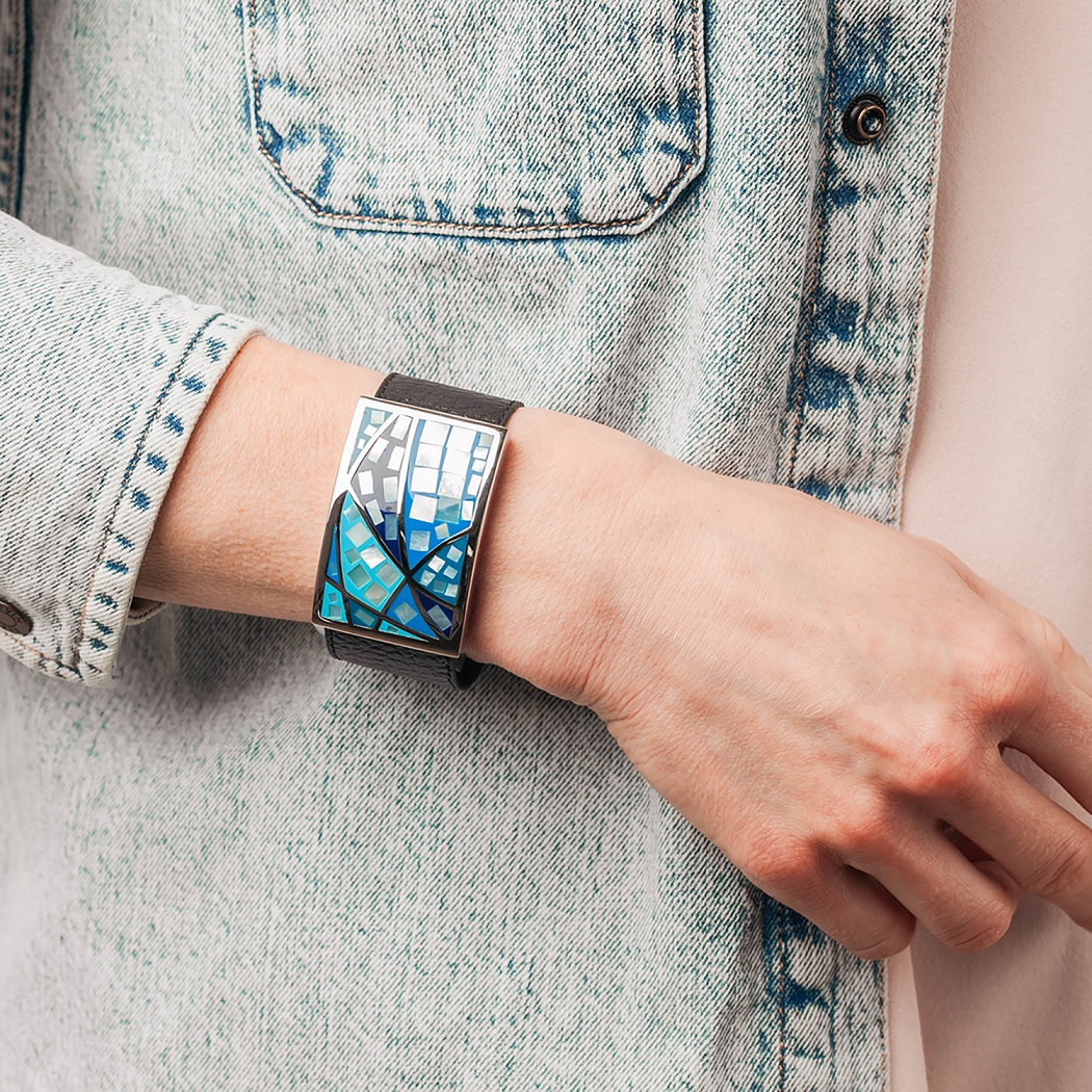 Fiore Luna Браслет на кожаном черном ремешкеФото 29625-02.jpg