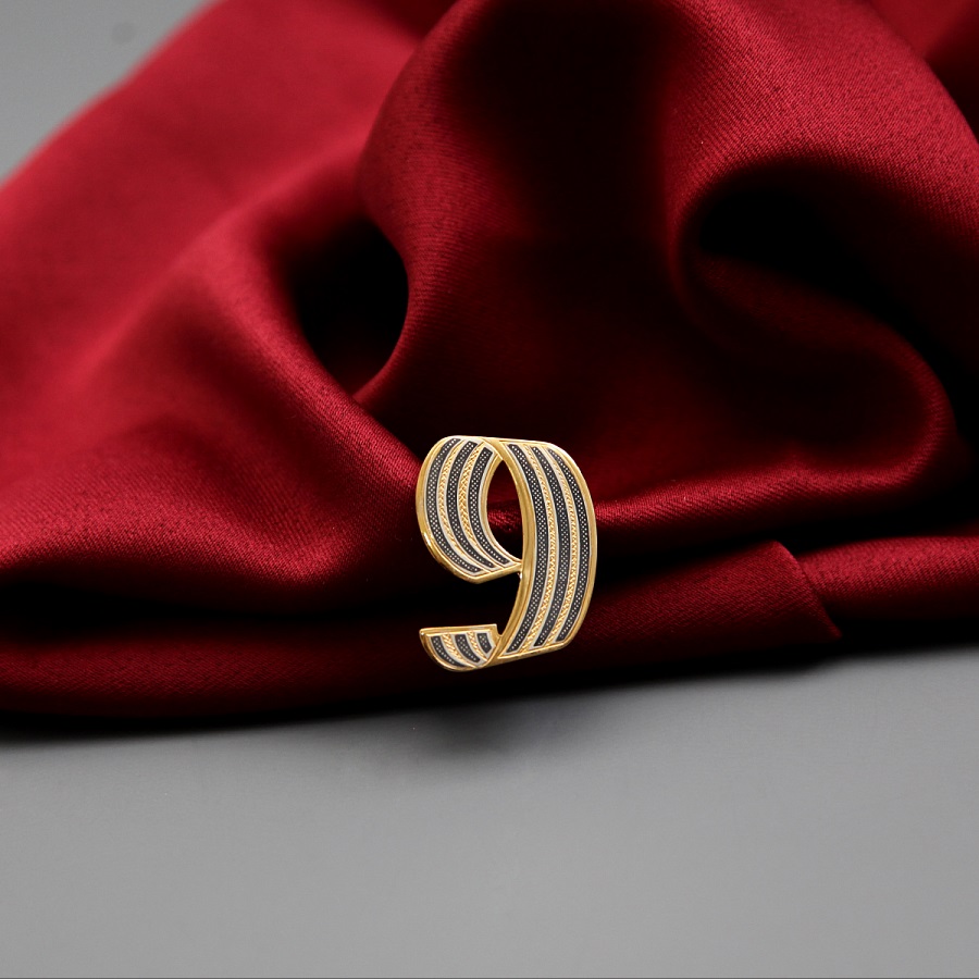 Серебряный значок 9 Мая