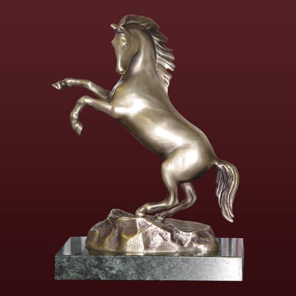 Бронзовая скульптура Конь (снято с производства)