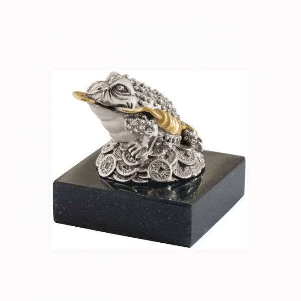 Silver figurines of frogs and toads